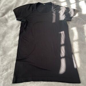 Lululemon swiftly tech